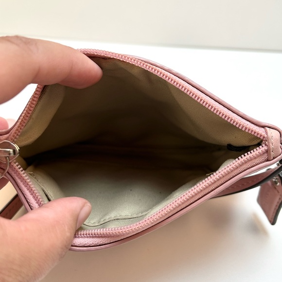 COACH zippered leather soft pink wristlet, purse, clutch, satchel, cosmetic bag - Picture 7 of 7